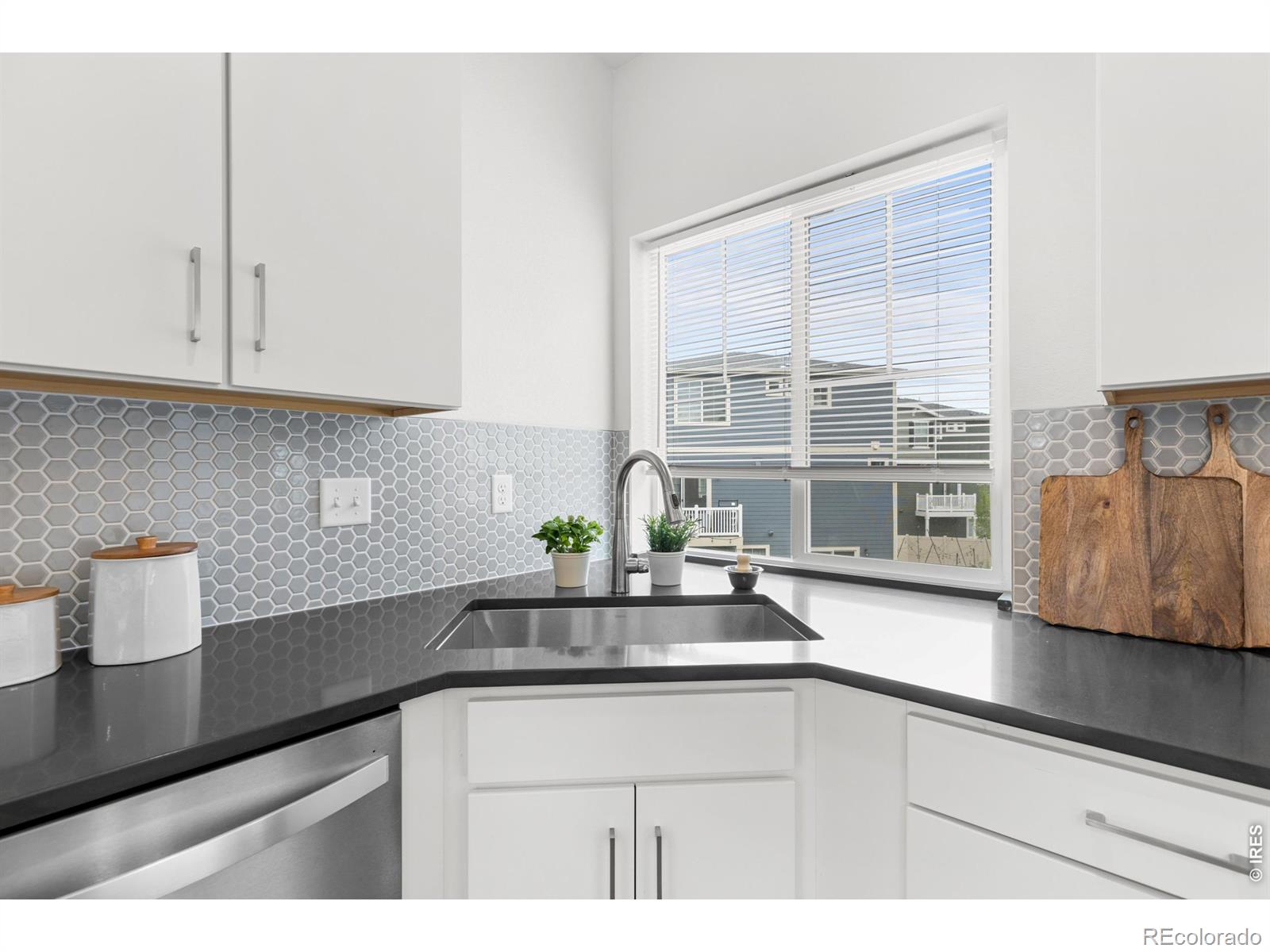 MLS Image #11 for 1027  highview drive,erie, Colorado