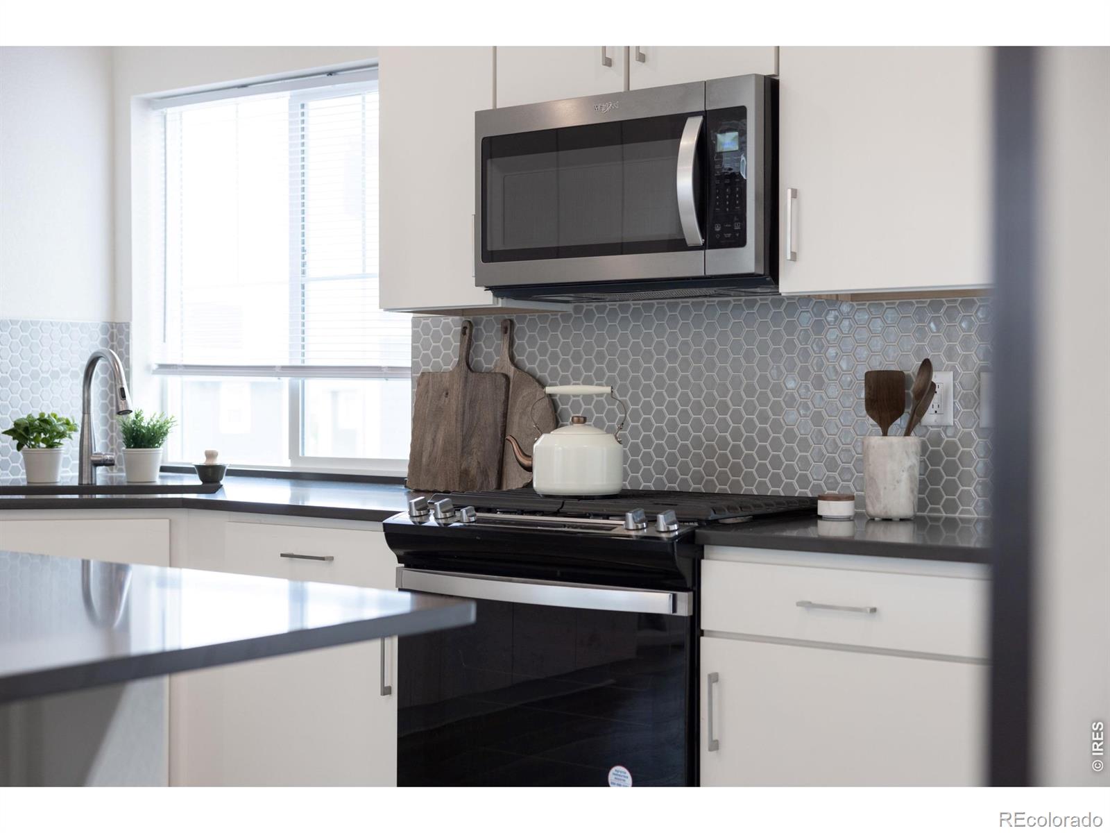 MLS Image #12 for 1027  highview drive,erie, Colorado