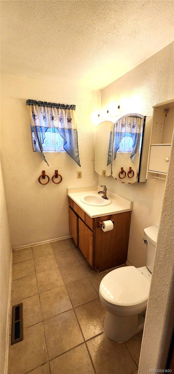 MLS Image #10 for 526  brnes avenue,la junta, Colorado