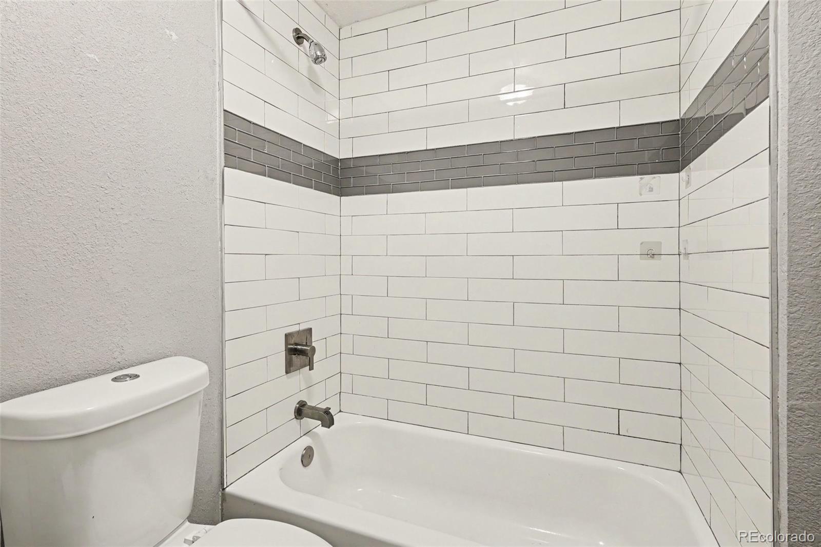 MLS Image #13 for 661 e fremont avenue,littleton, Colorado
