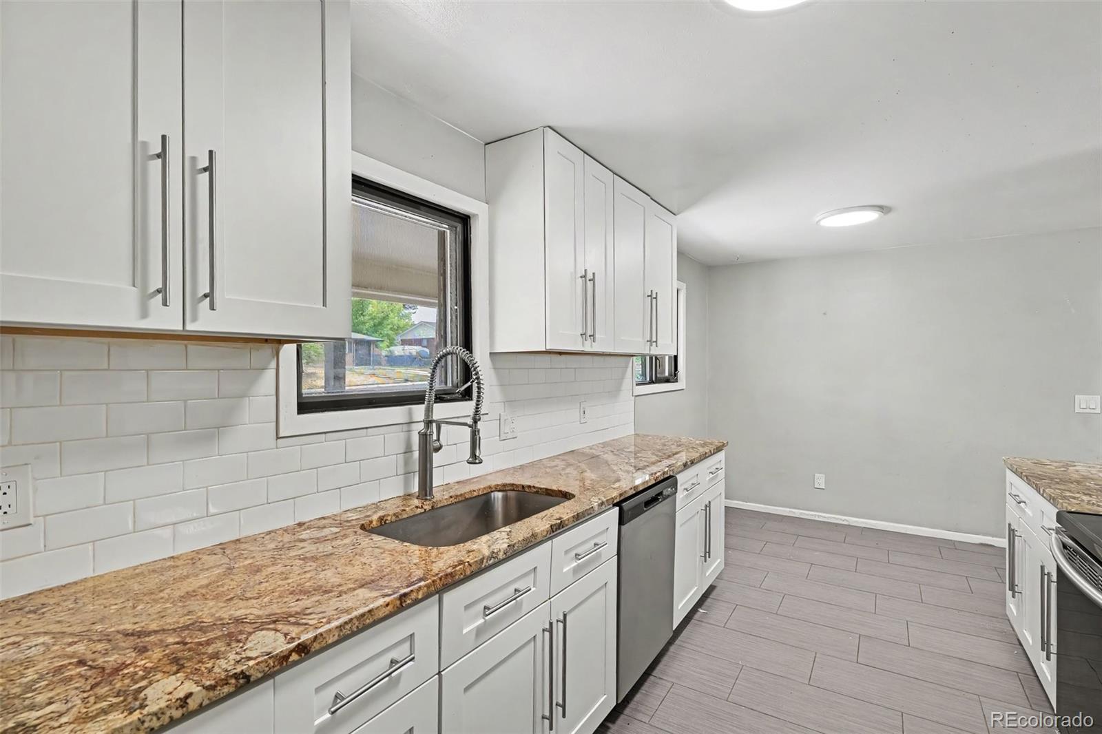 MLS Image #7 for 661 e fremont avenue,littleton, Colorado