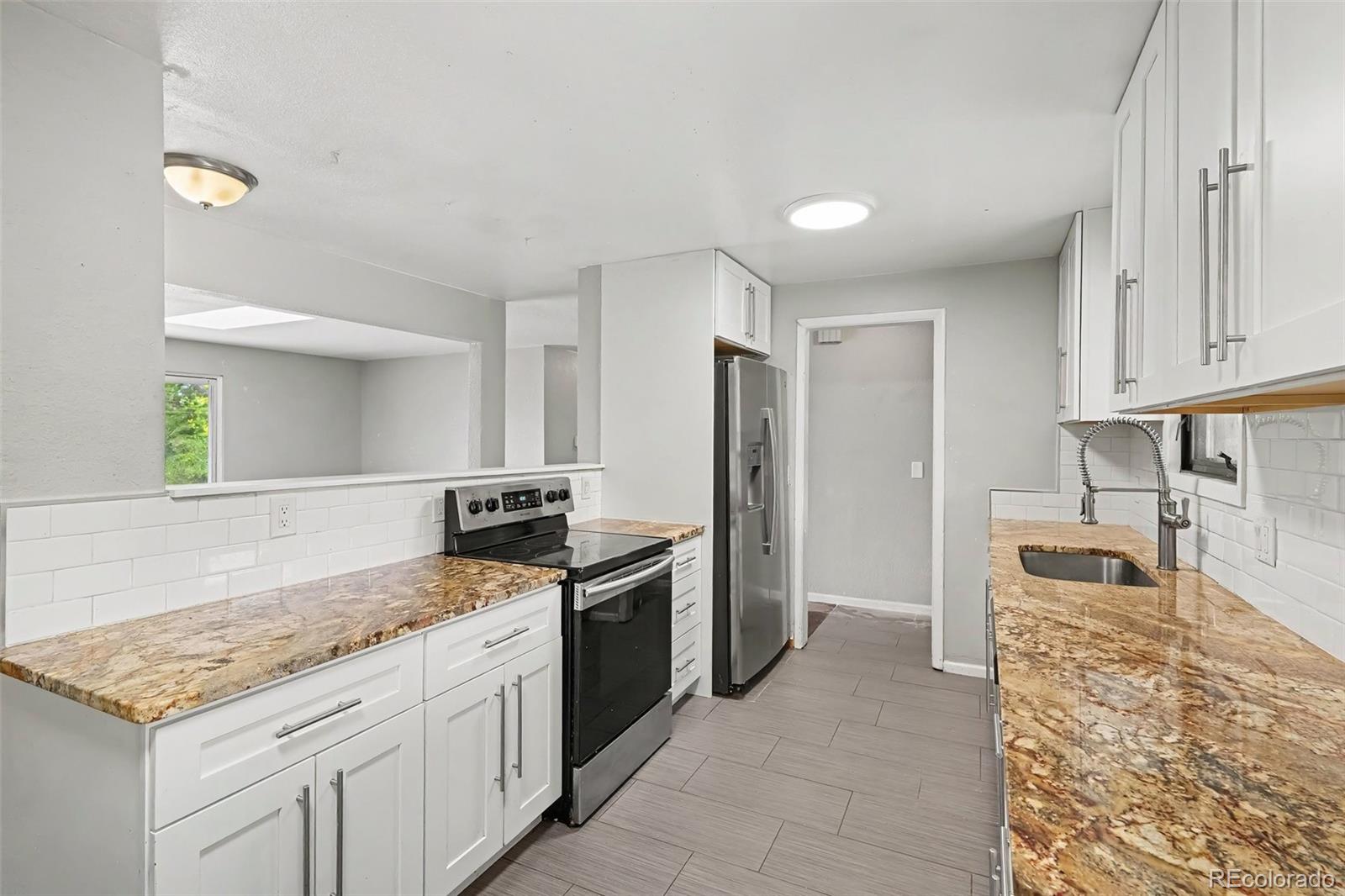 MLS Image #9 for 661 e fremont avenue,littleton, Colorado