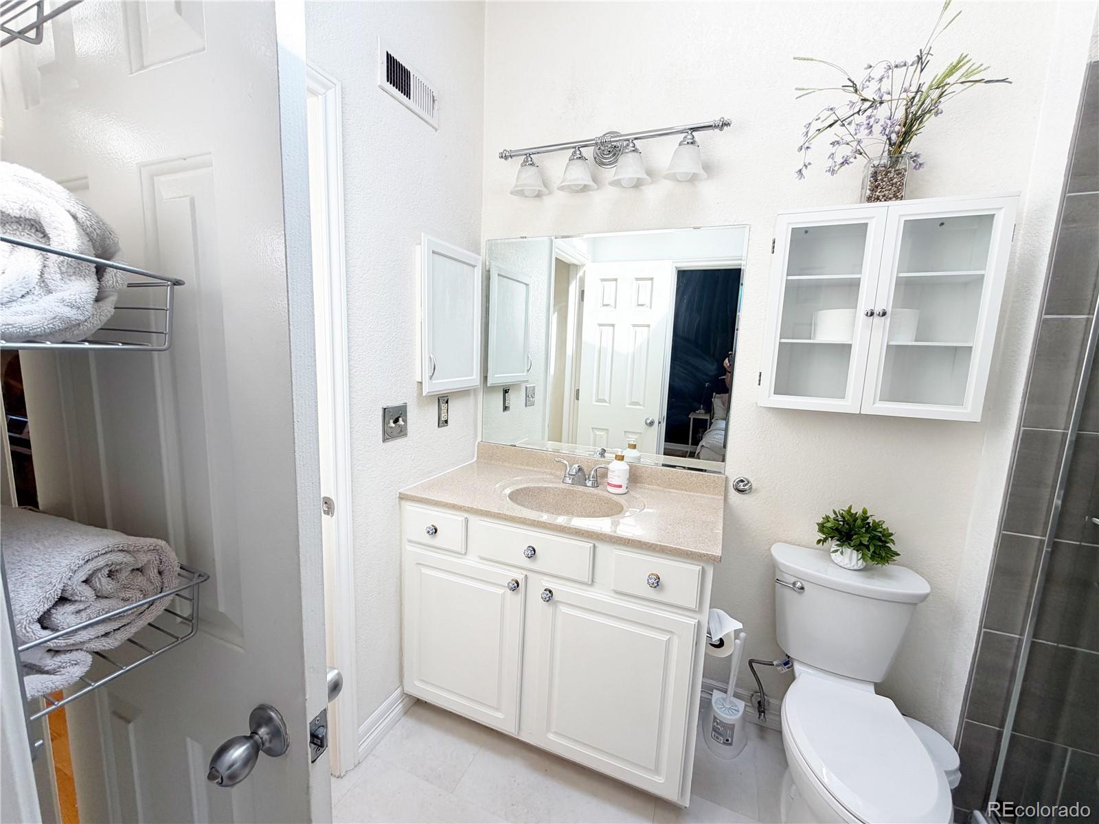 MLS Image #15 for 3020 w prentice avenue,littleton, Colorado