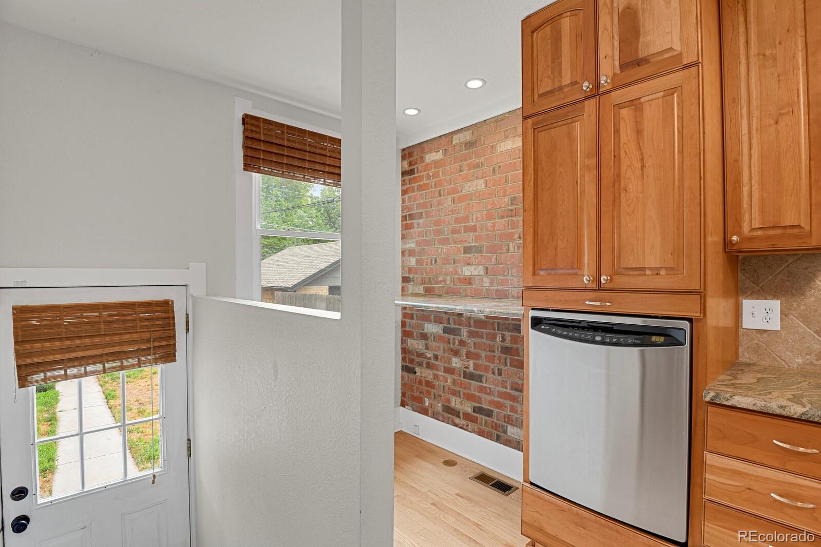MLS Image #14 for 318 s downing street,denver, Colorado