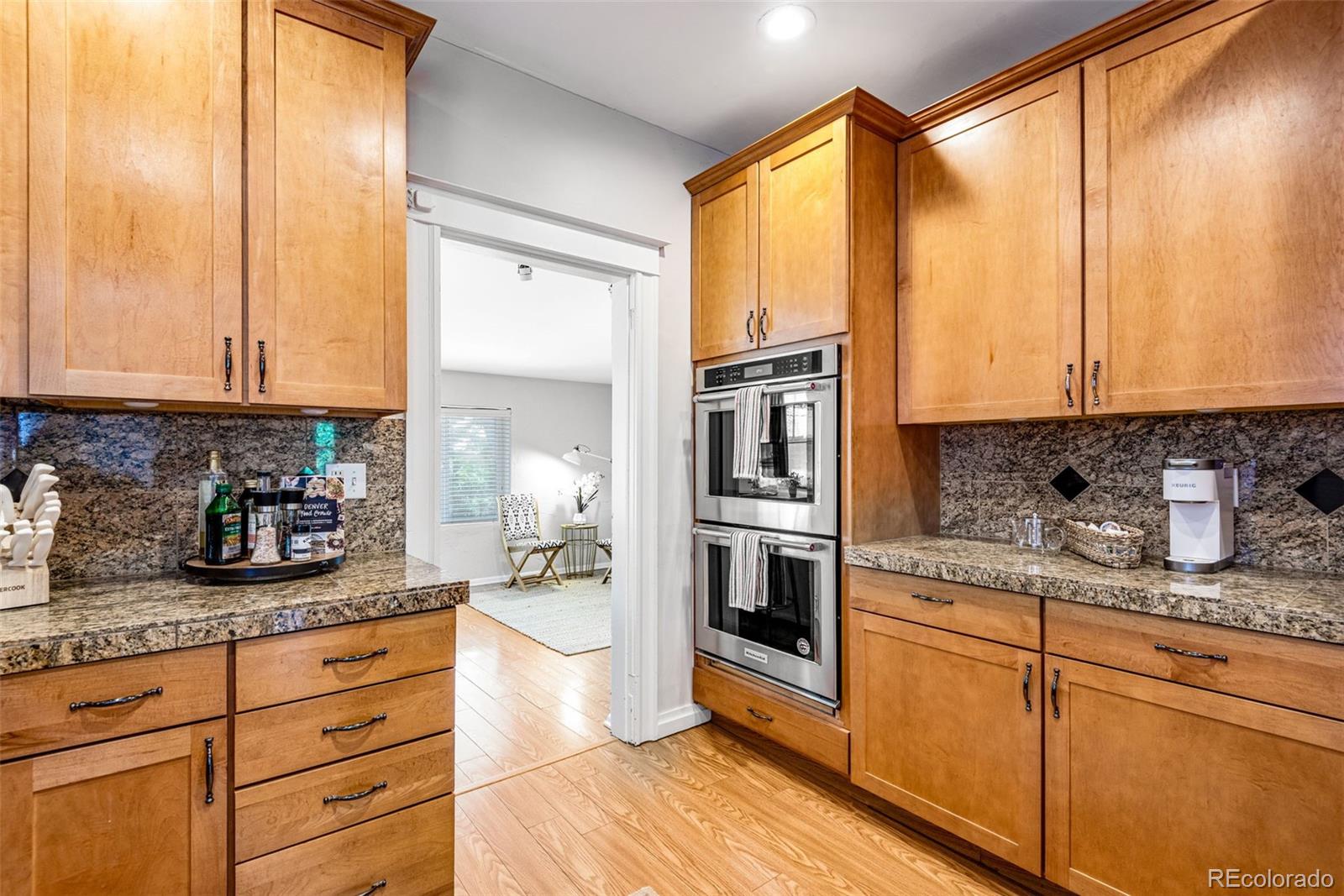 MLS Image #10 for 719 s clarkson street,denver, Colorado