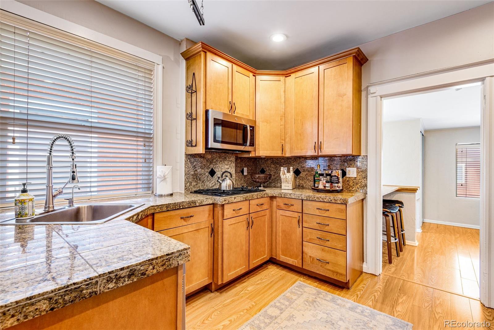 MLS Image #9 for 719 s clarkson street,denver, Colorado