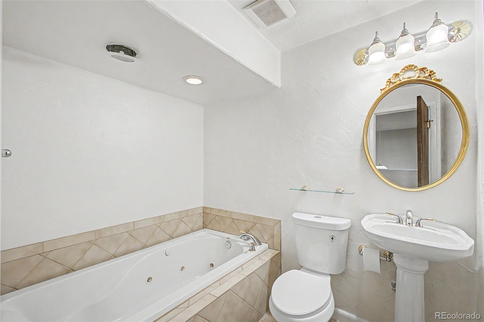 MLS Image #17 for 3009 s dayton court,denver, Colorado
