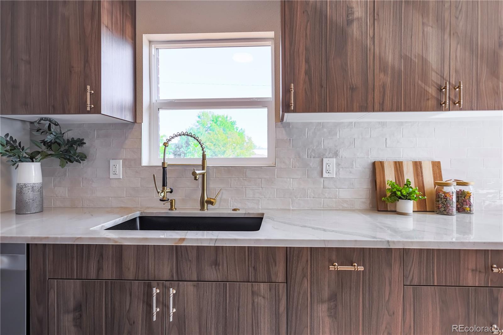 MLS Image #12 for 2590  grape street,denver, Colorado