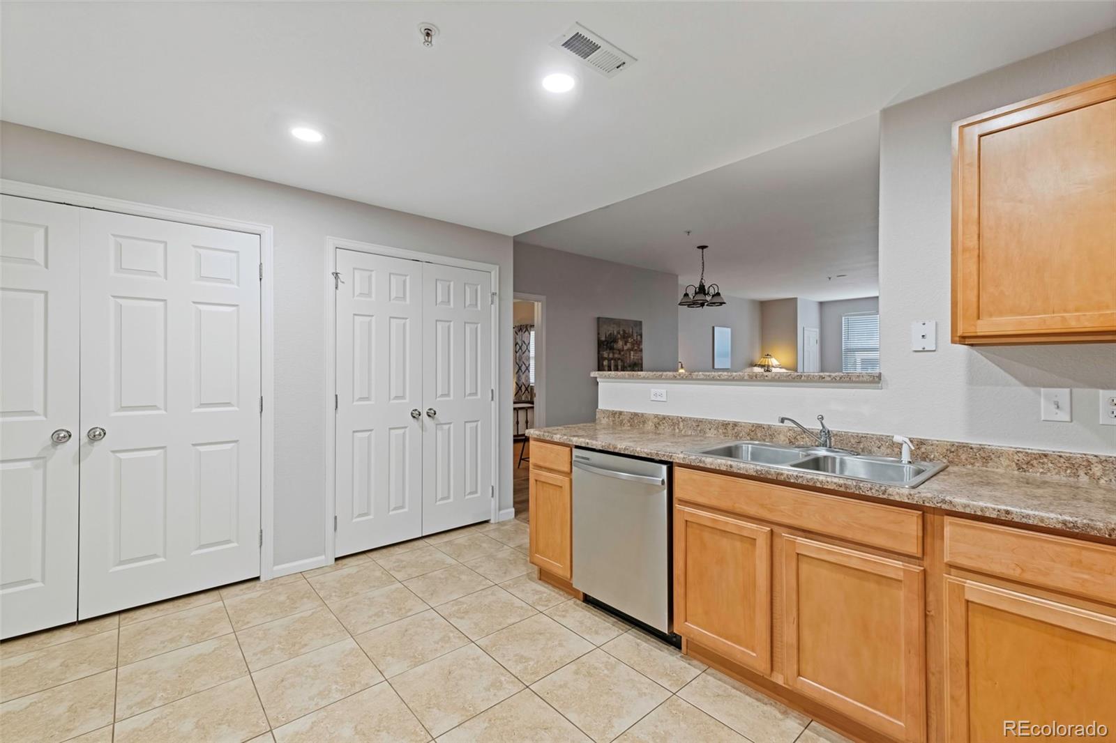 MLS Image #14 for 5445  zephyr street,arvada, Colorado
