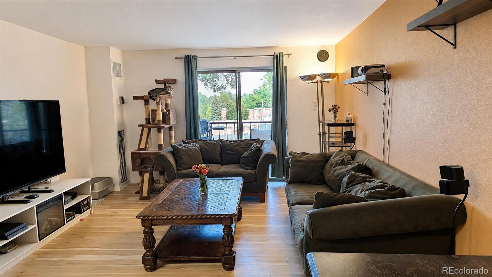 MLS Image #3 for 2325 s linden court,denver, Colorado