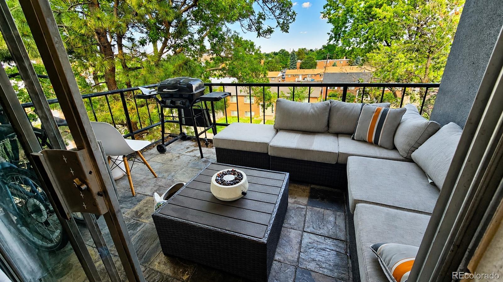 MLS Image #5 for 2325 s linden court,denver, Colorado