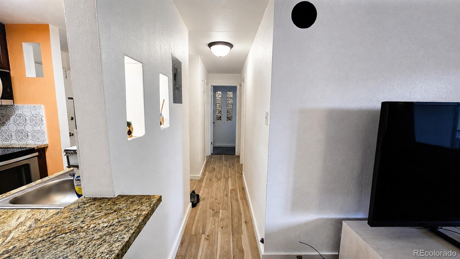 MLS Image #6 for 2325 s linden court,denver, Colorado