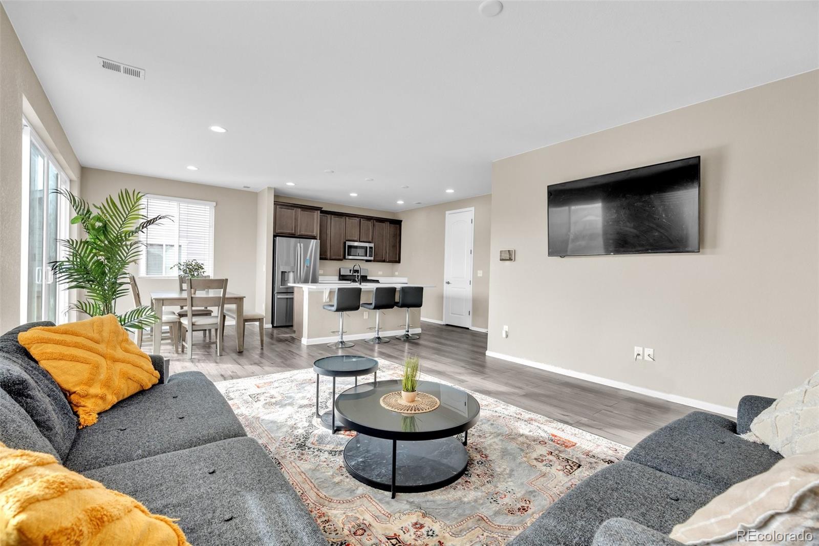 MLS Image #10 for 27922 e 10th drive,aurora, Colorado