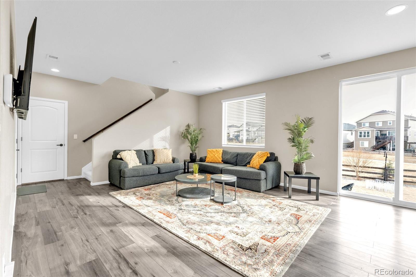 MLS Image #9 for 27922 e 10th drive,aurora, Colorado