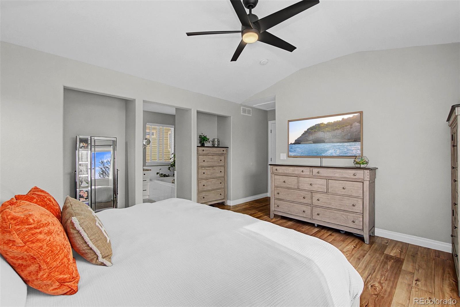 MLS Image #11 for 10024  wyandott circle,denver, Colorado