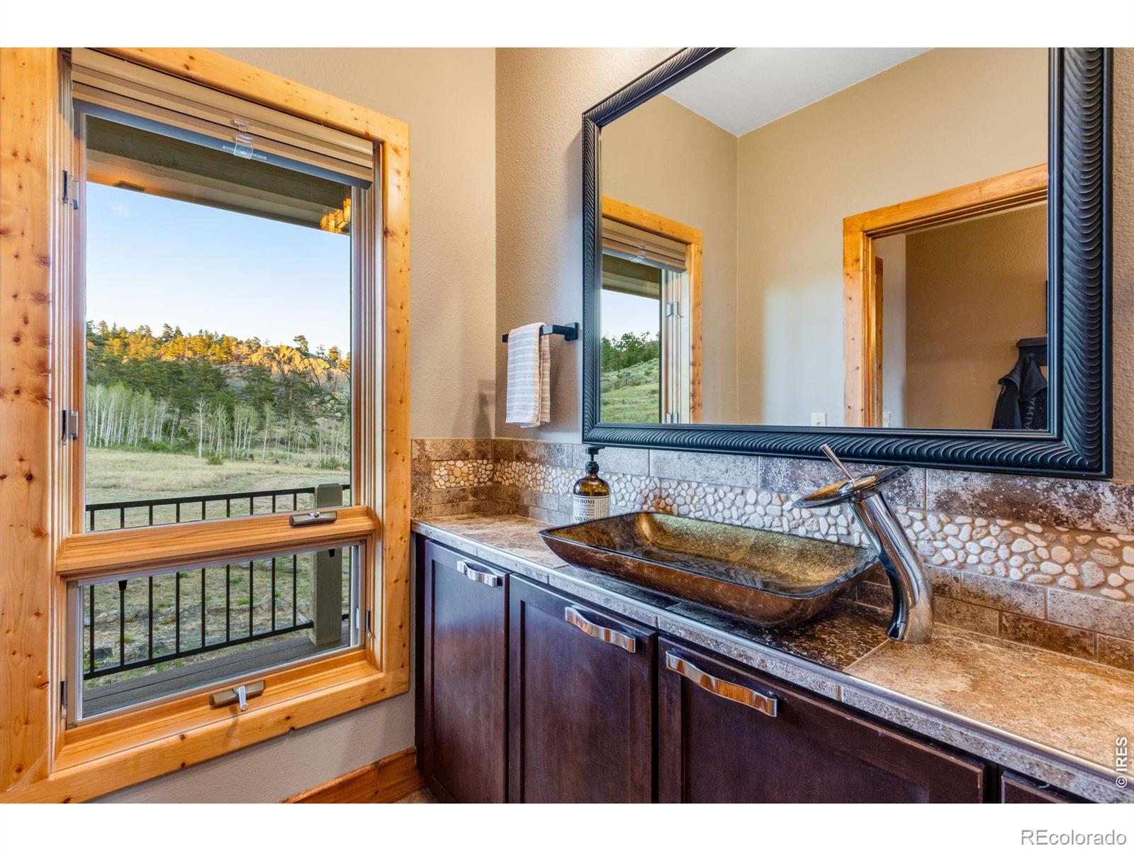 MLS Image #37 for 5433 n rim road,livermore, Colorado