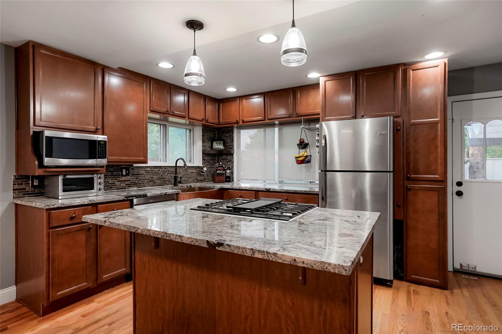 MLS Image #11 for 1865 s downing street,denver, Colorado