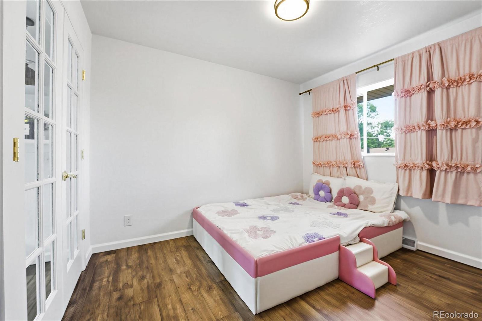 MLS Image #14 for 8660  de soto street,denver, Colorado