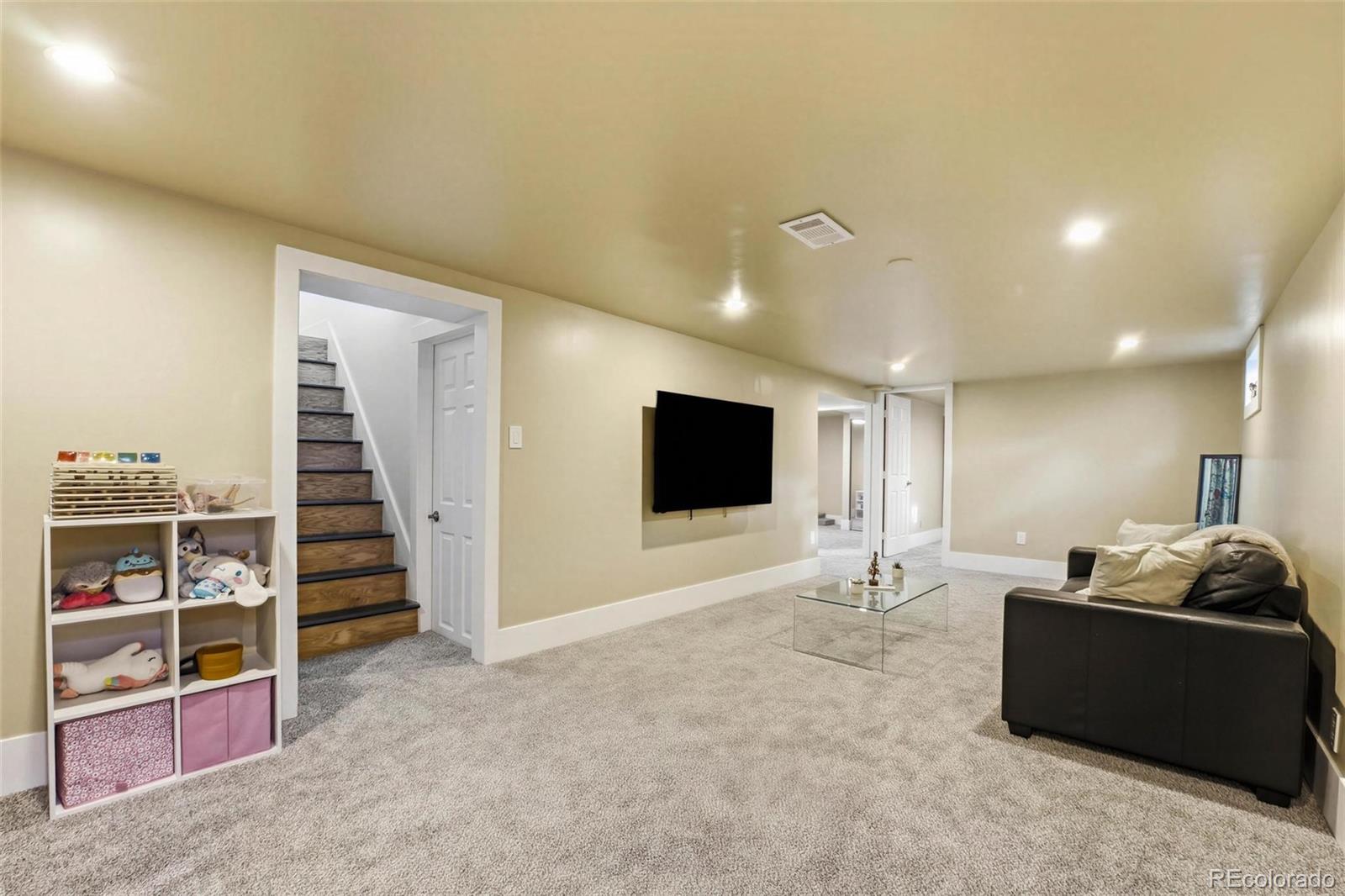 MLS Image #16 for 8660  de soto street,denver, Colorado