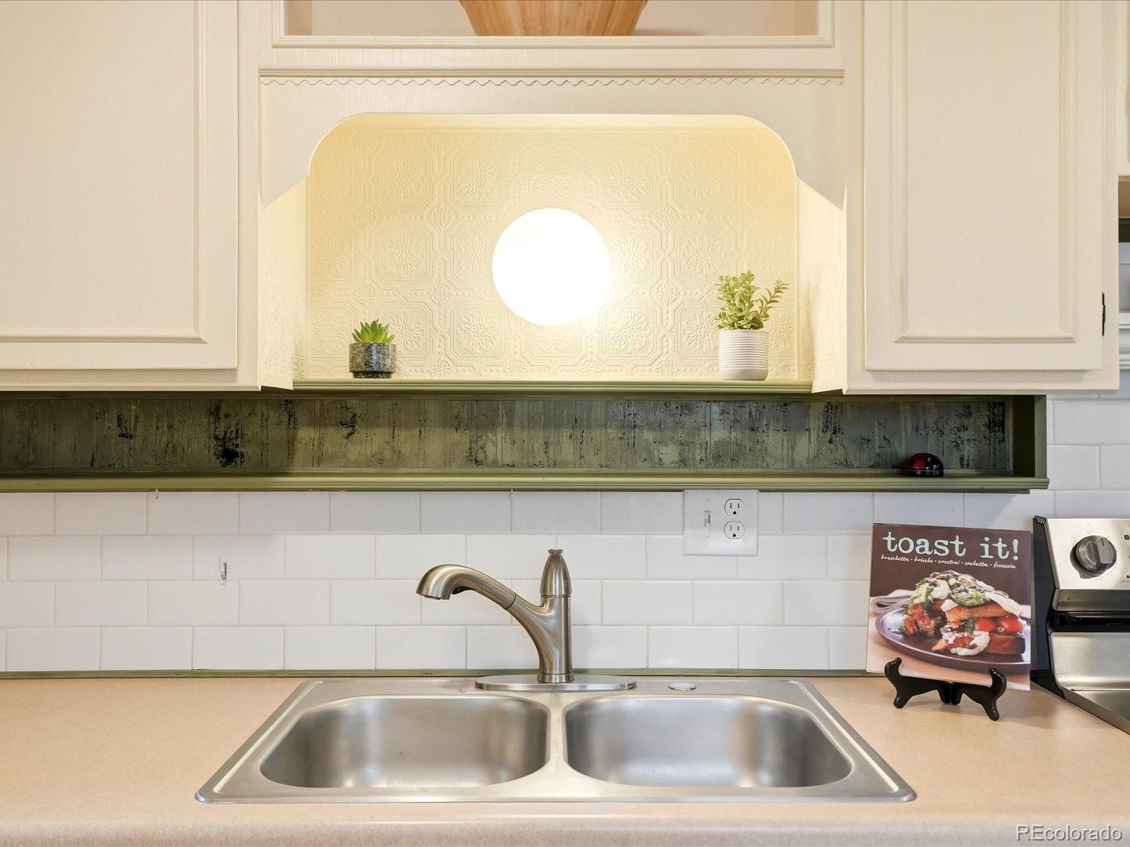 MLS Image #3 for 26407 s end road,kittredge, Colorado