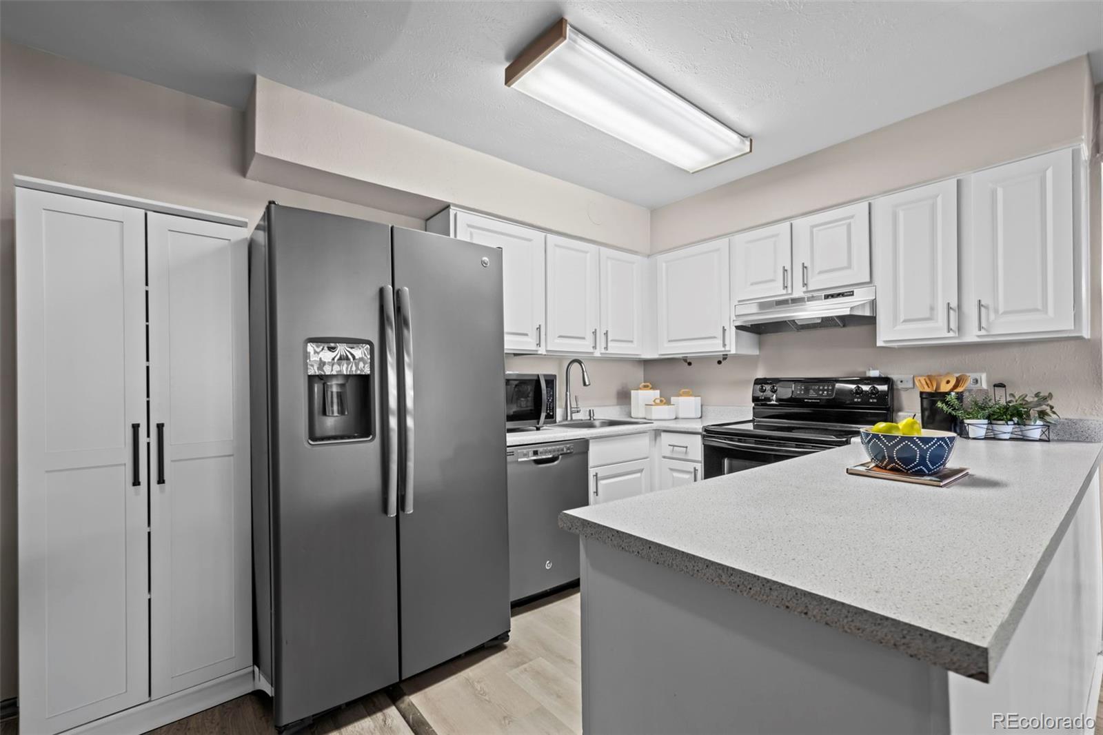 MLS Image #9 for 3663 s sheridan boulevard c6,denver, Colorado