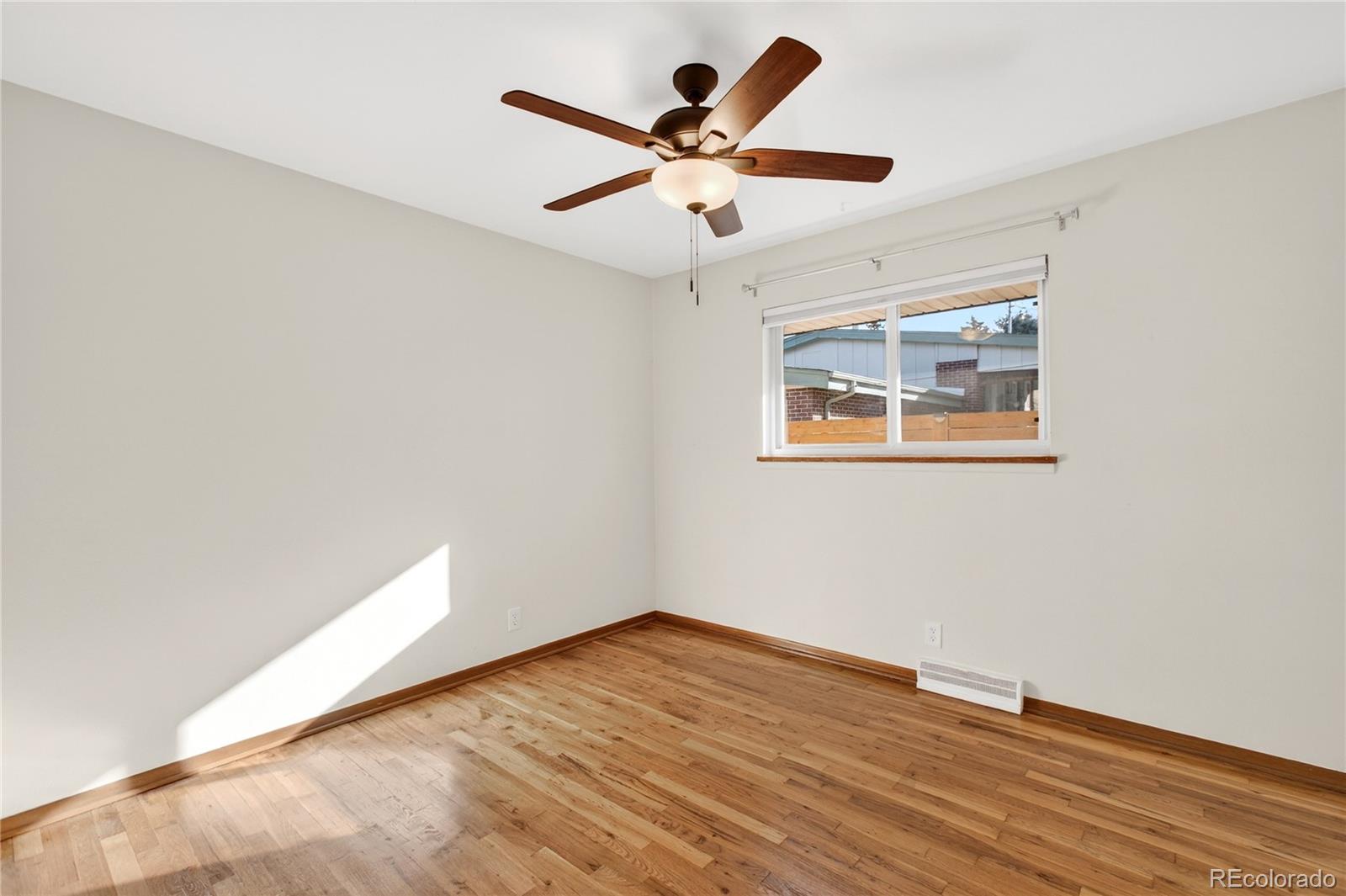 MLS Image #14 for 1880 s monaco parkway,denver, Colorado