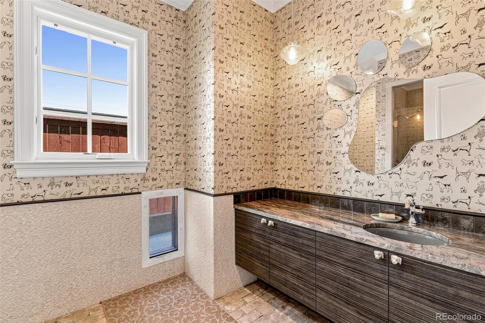 MLS Image #14 for 25 s elm street,denver, Colorado
