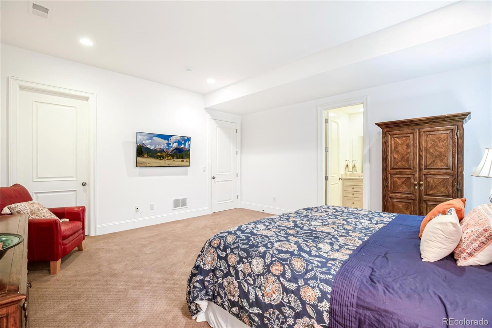 MLS Image #32 for 25 s elm street,denver, Colorado