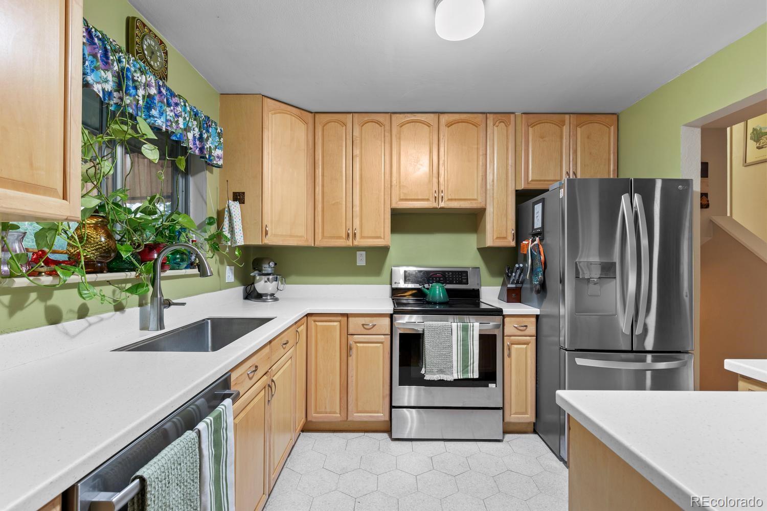 MLS Image #12 for 452 s robb way,lakewood, Colorado