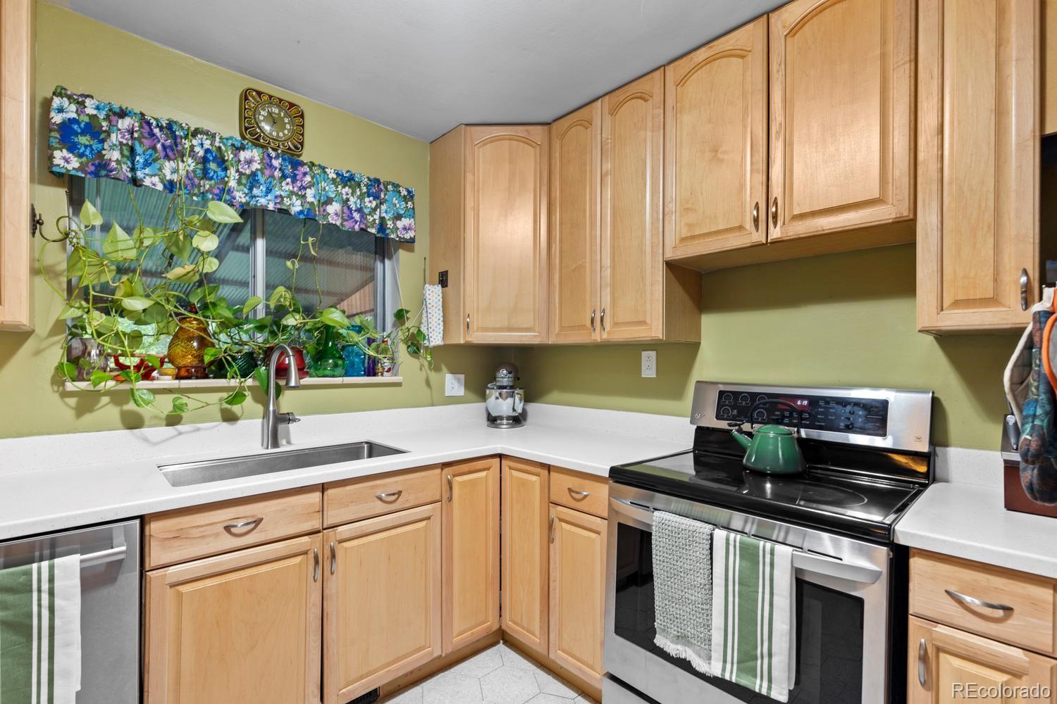 MLS Image #13 for 452 s robb way,lakewood, Colorado