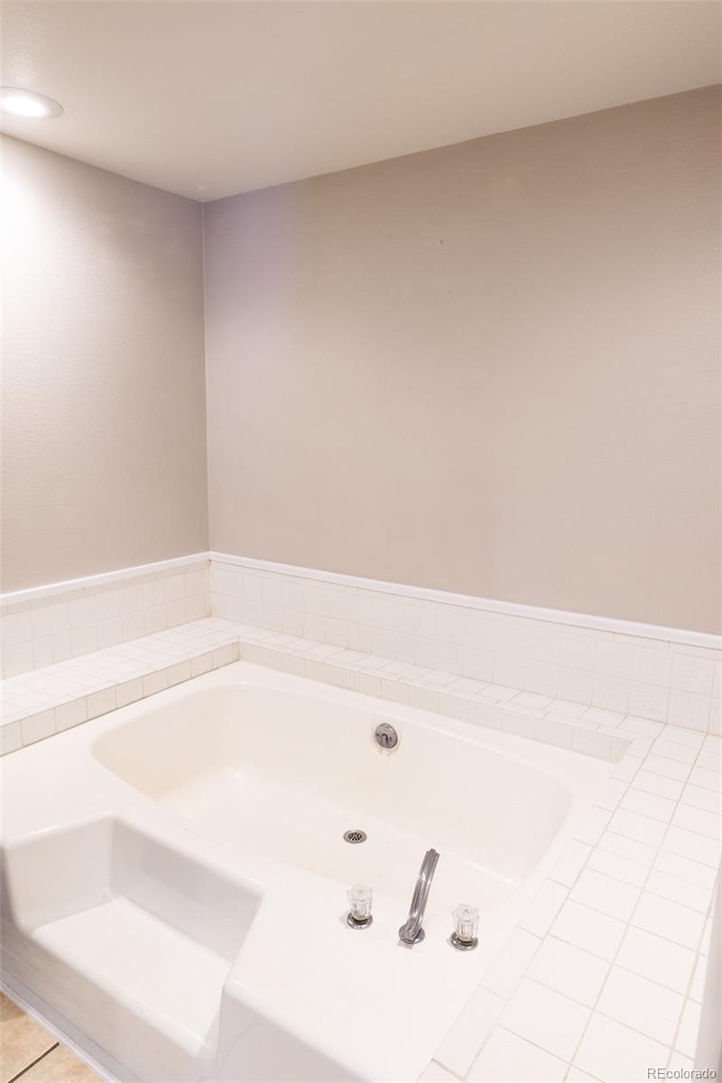 MLS Image #17 for 7071 s bryant street,littleton, Colorado