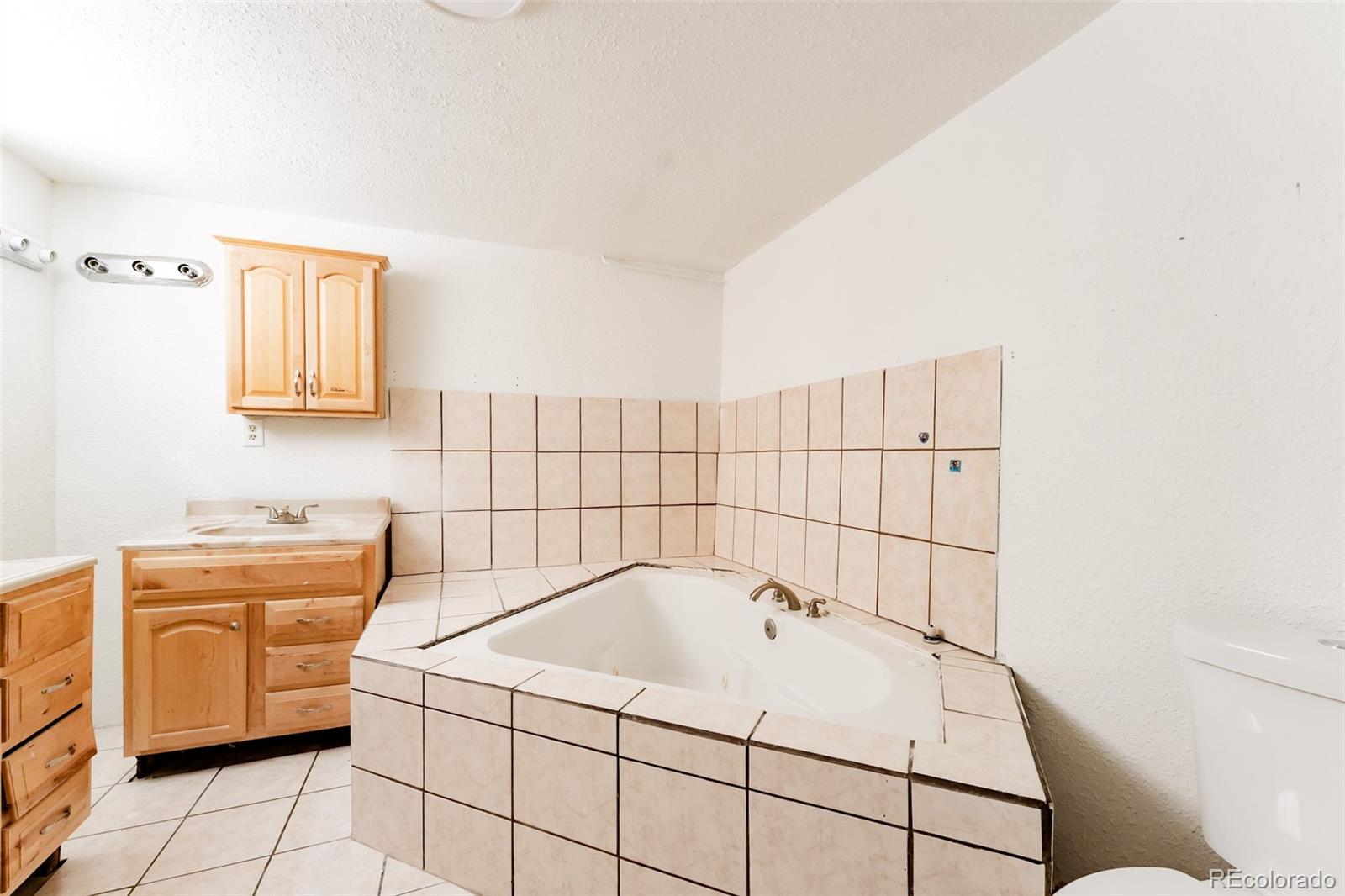 MLS Image #33 for 135 s raleigh street,denver, Colorado
