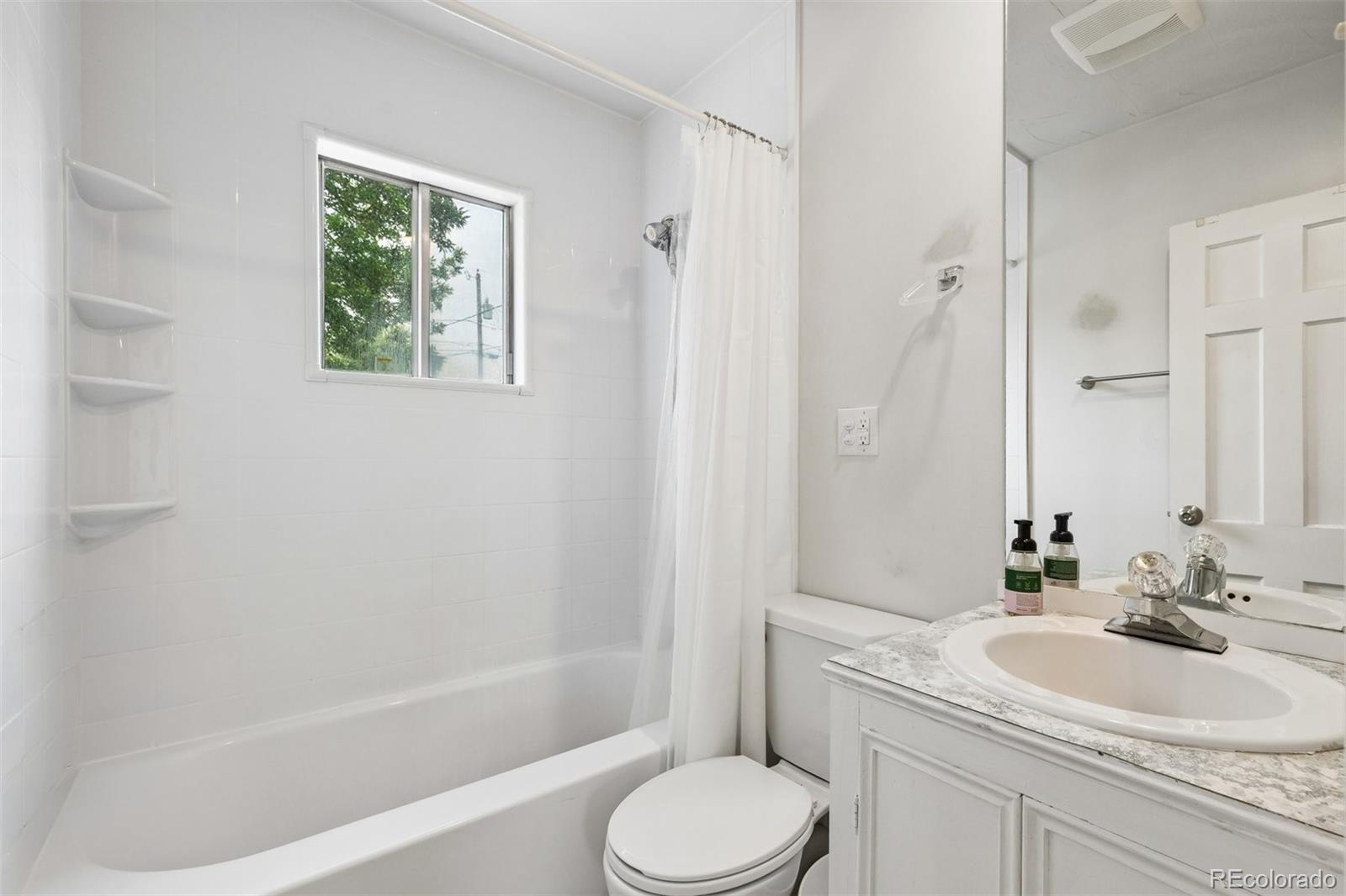 MLS Image #14 for 1819 s madison street,denver, Colorado