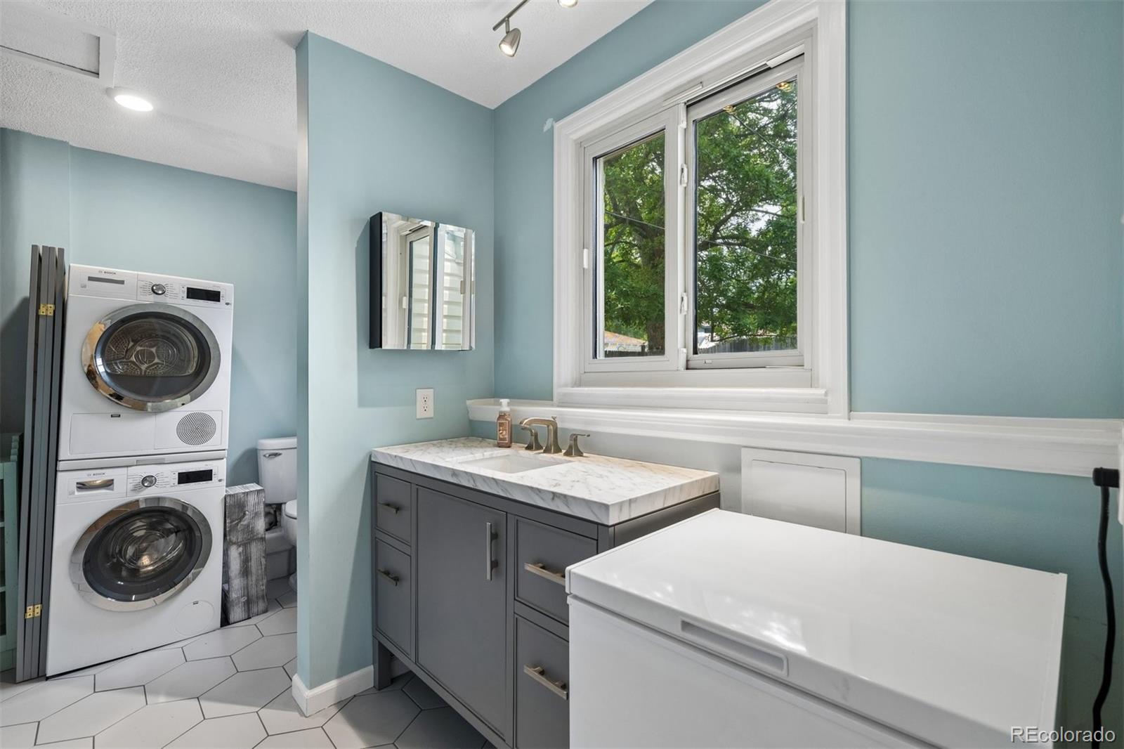 MLS Image #15 for 1819 s madison street,denver, Colorado