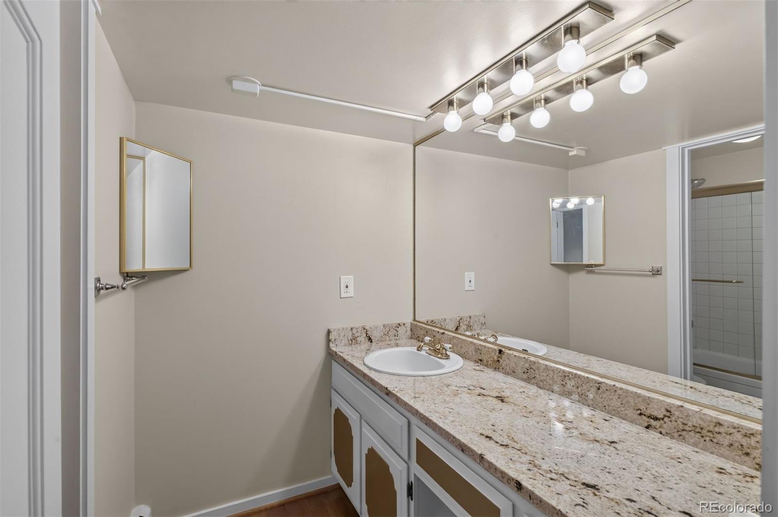 MLS Image #14 for 3576 s ivanhoe street,denver, Colorado
