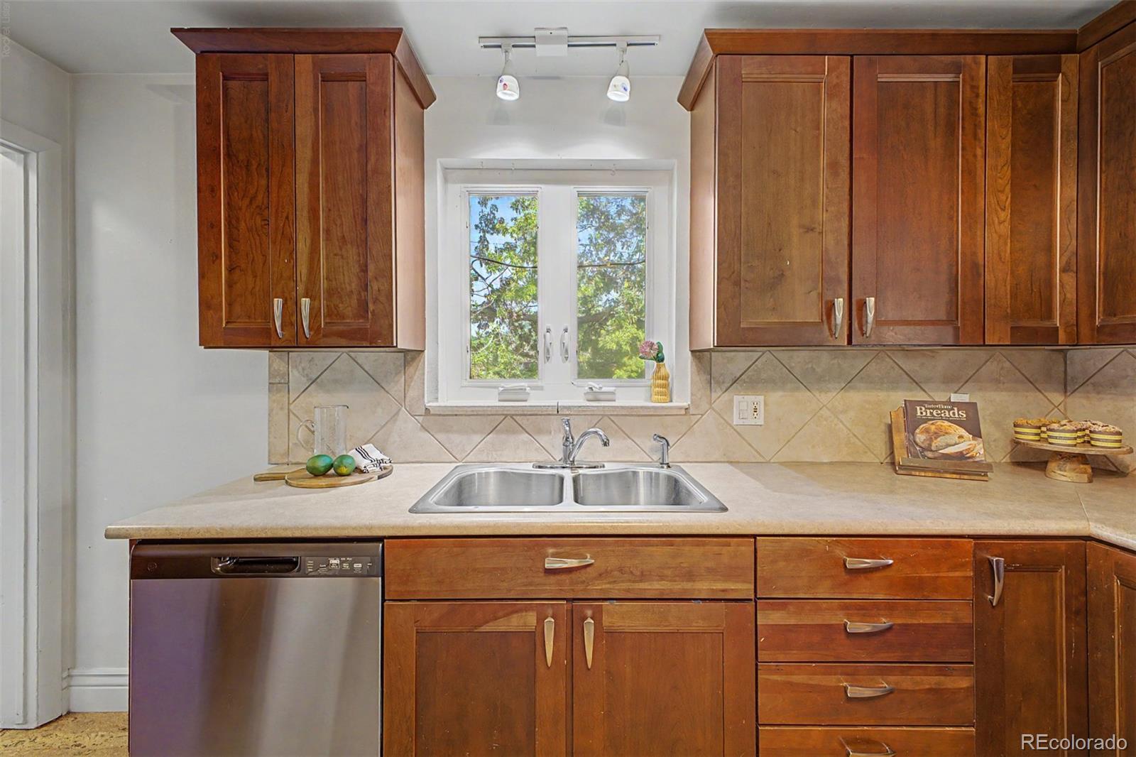 MLS Image #8 for 220  flint way,broomfield, Colorado