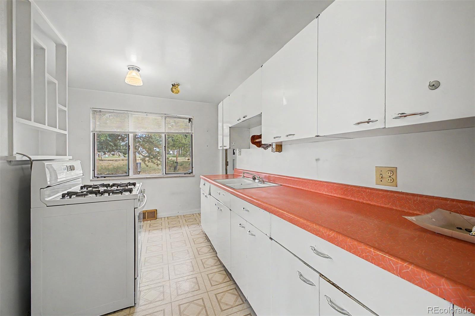 MLS Image #12 for 9921 w 54th avenue,arvada, Colorado