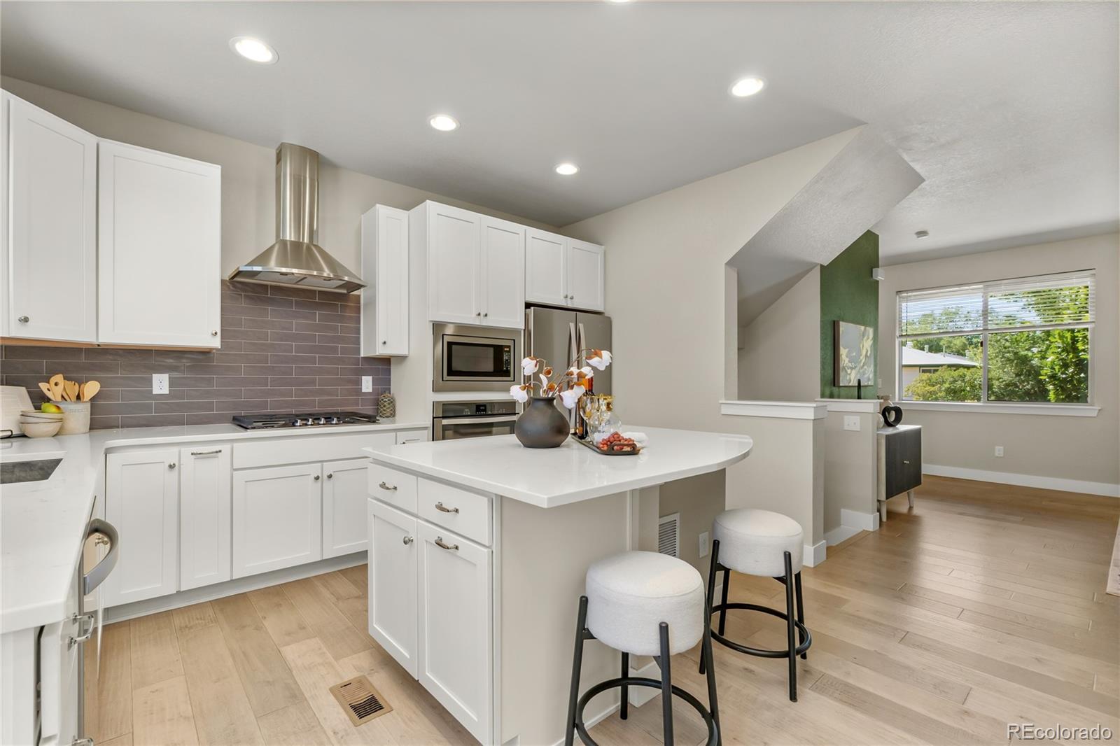 MLS Image #10 for 11377 e 25th avenue,aurora, Colorado