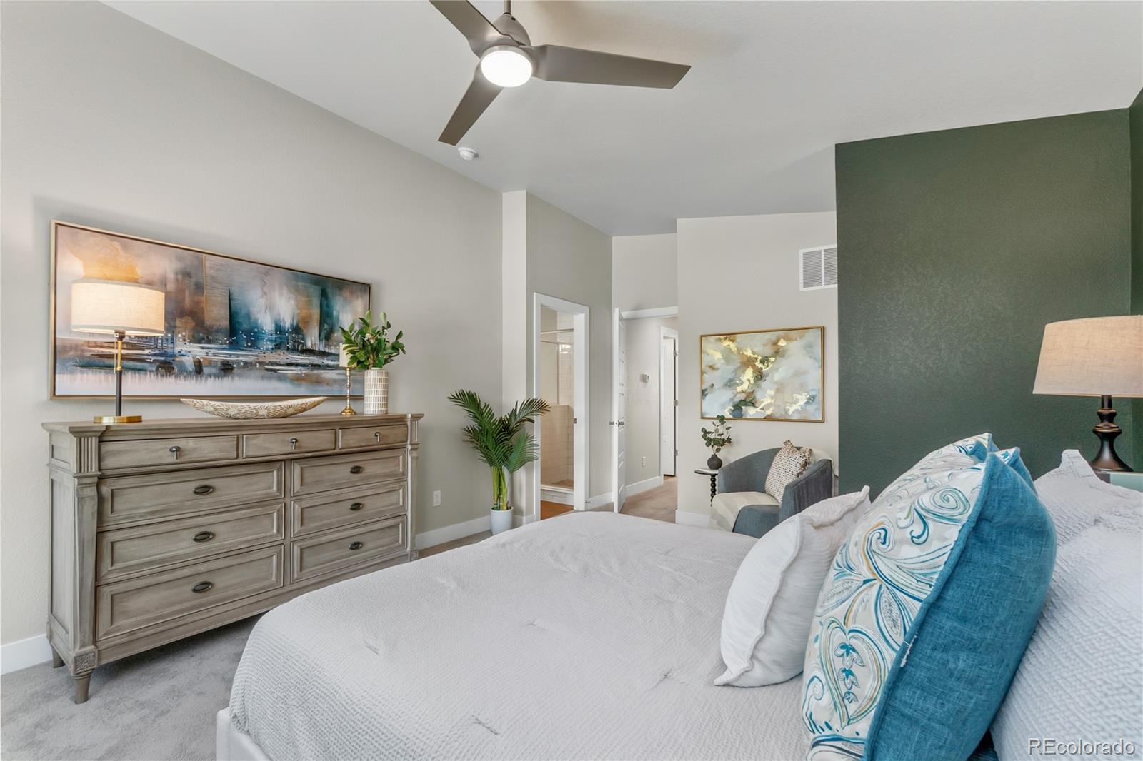 MLS Image #15 for 11377 e 25th avenue,aurora, Colorado