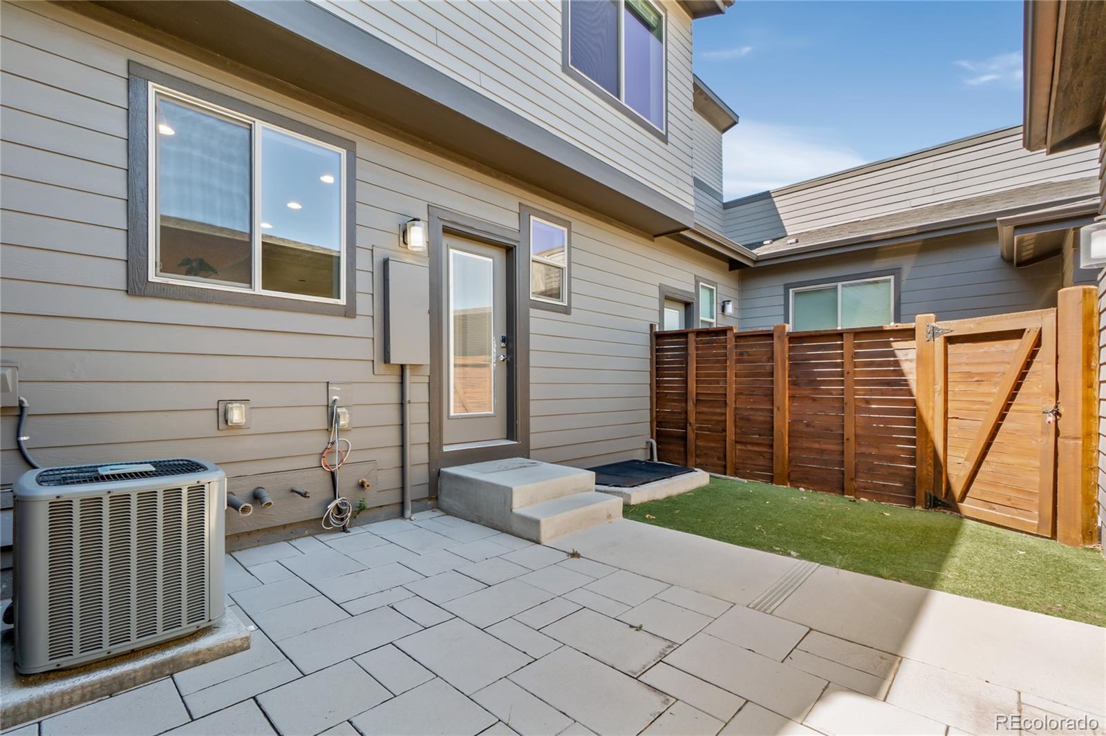 MLS Image #26 for 11377 e 25th avenue,aurora, Colorado