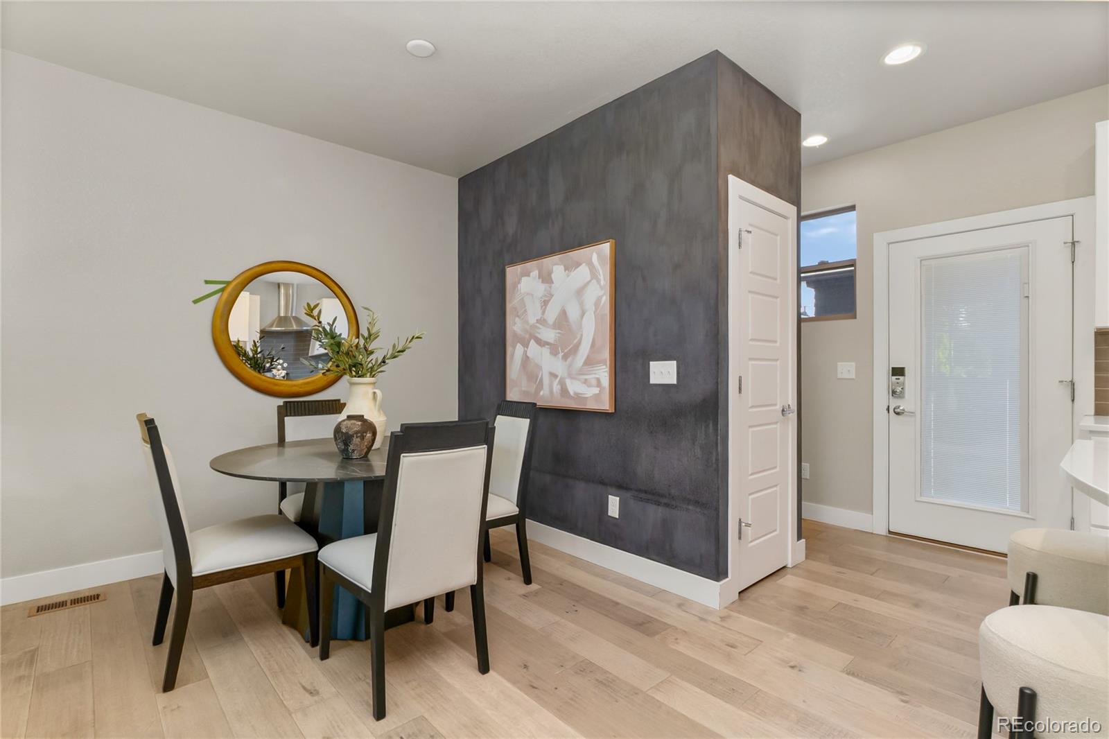 MLS Image #6 for 11377 e 25th avenue,aurora, Colorado