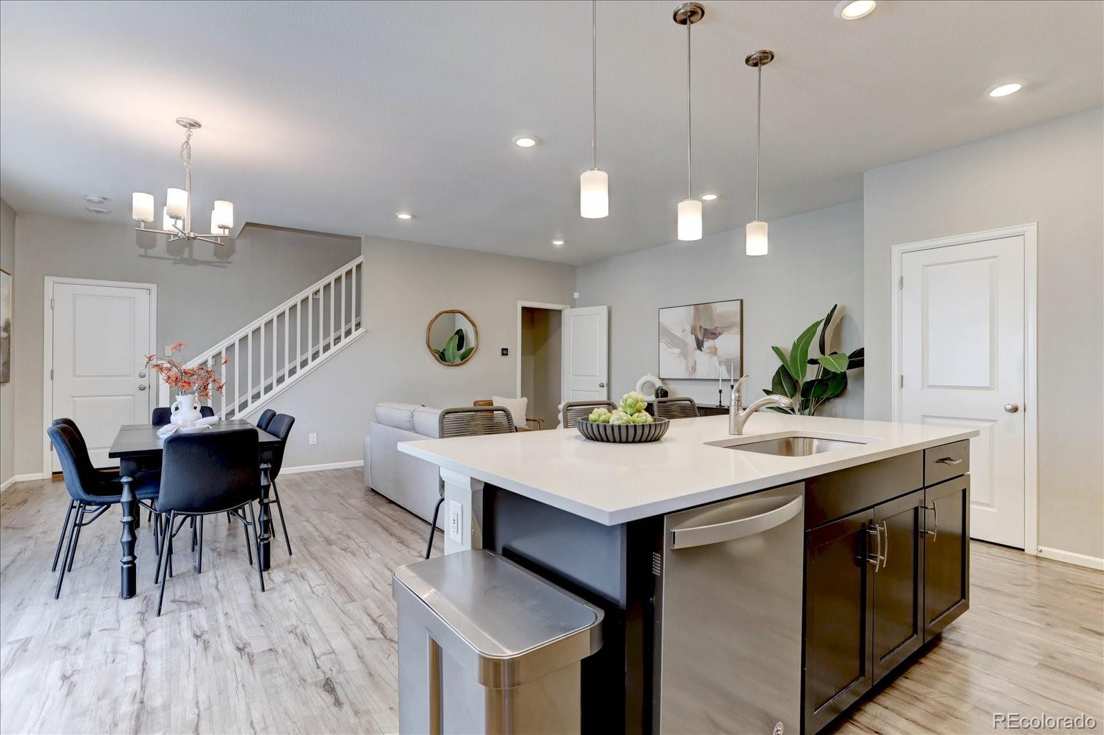 MLS Image #5 for 11279 e 25th drive,aurora, Colorado