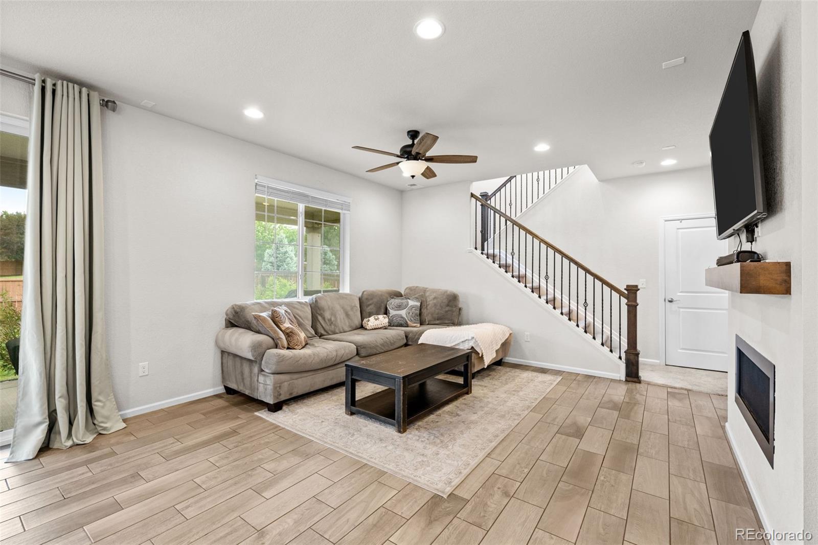 MLS Image #11 for 22250 e mansfield place,aurora, Colorado