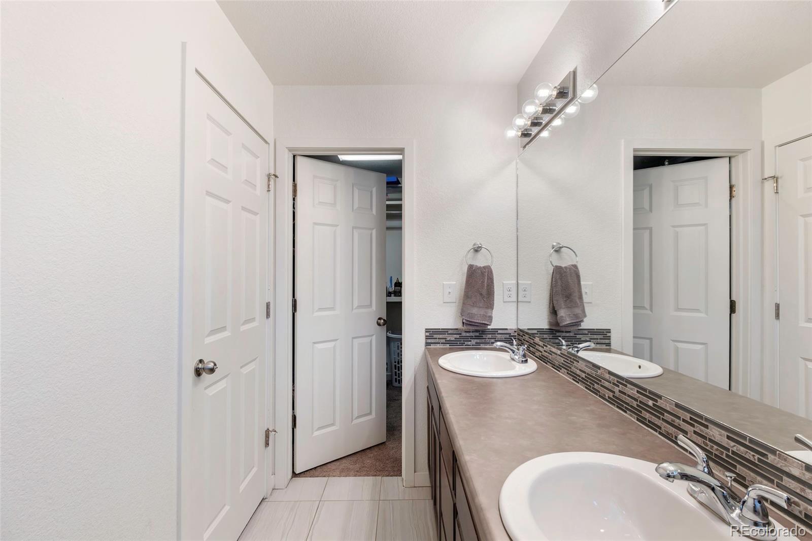 MLS Image #23 for 20016 e 48th place,denver, Colorado