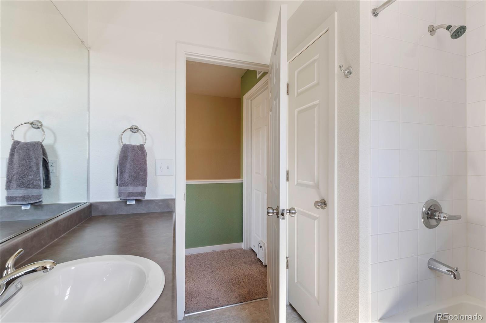 MLS Image #27 for 20016 e 48th place,denver, Colorado