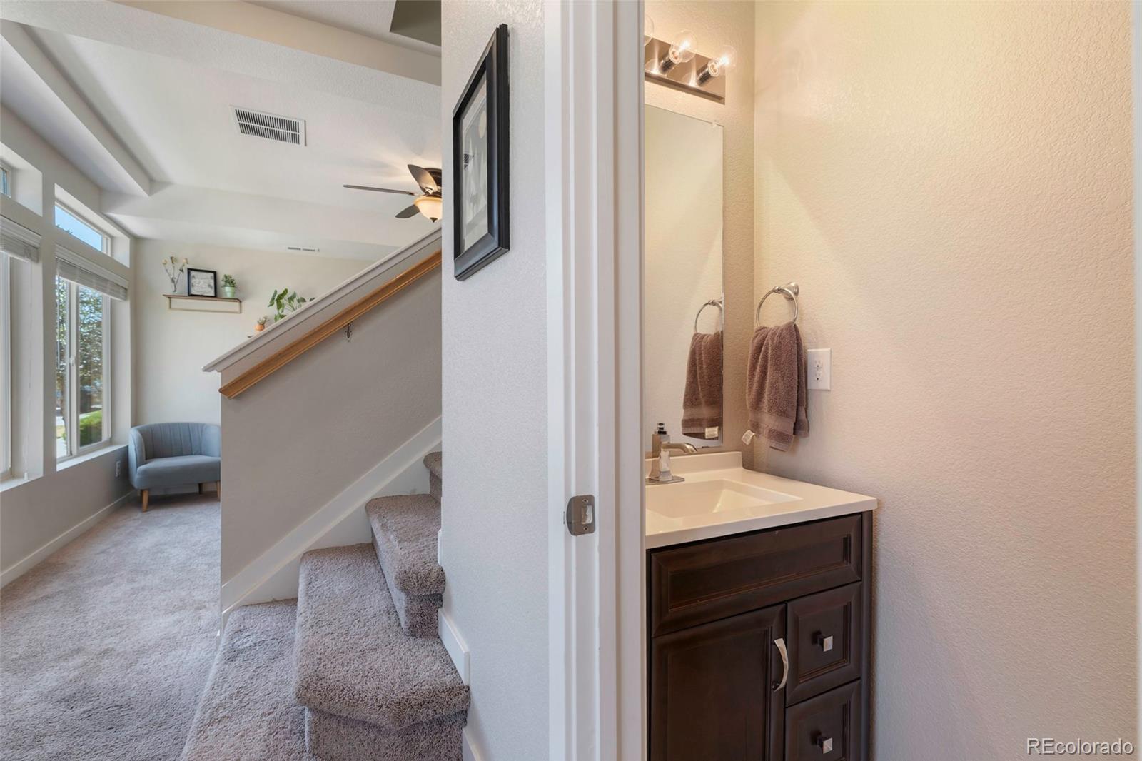 MLS Image #4 for 20016 e 48th place,denver, Colorado