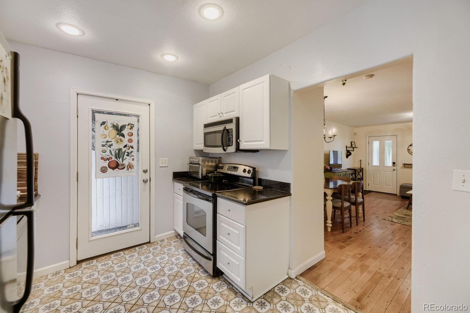 MLS Image #16 for 1247 n stuart street,denver, Colorado