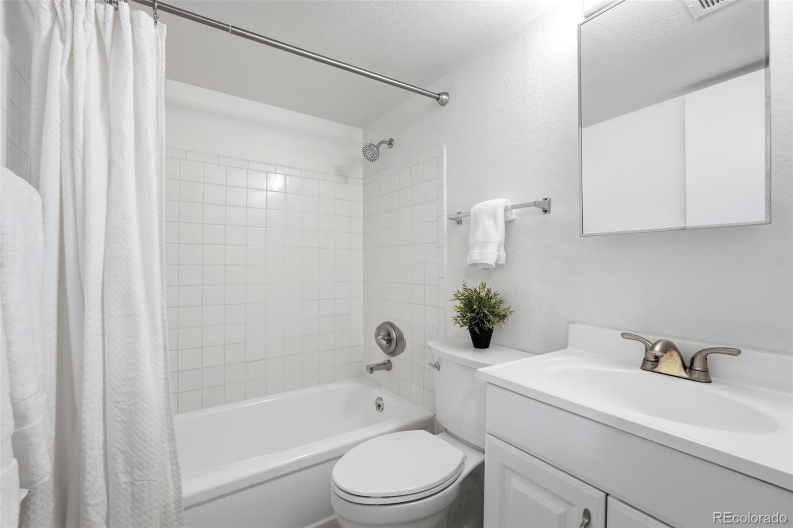 MLS Image #15 for 9310 e girard avenue,denver, Colorado