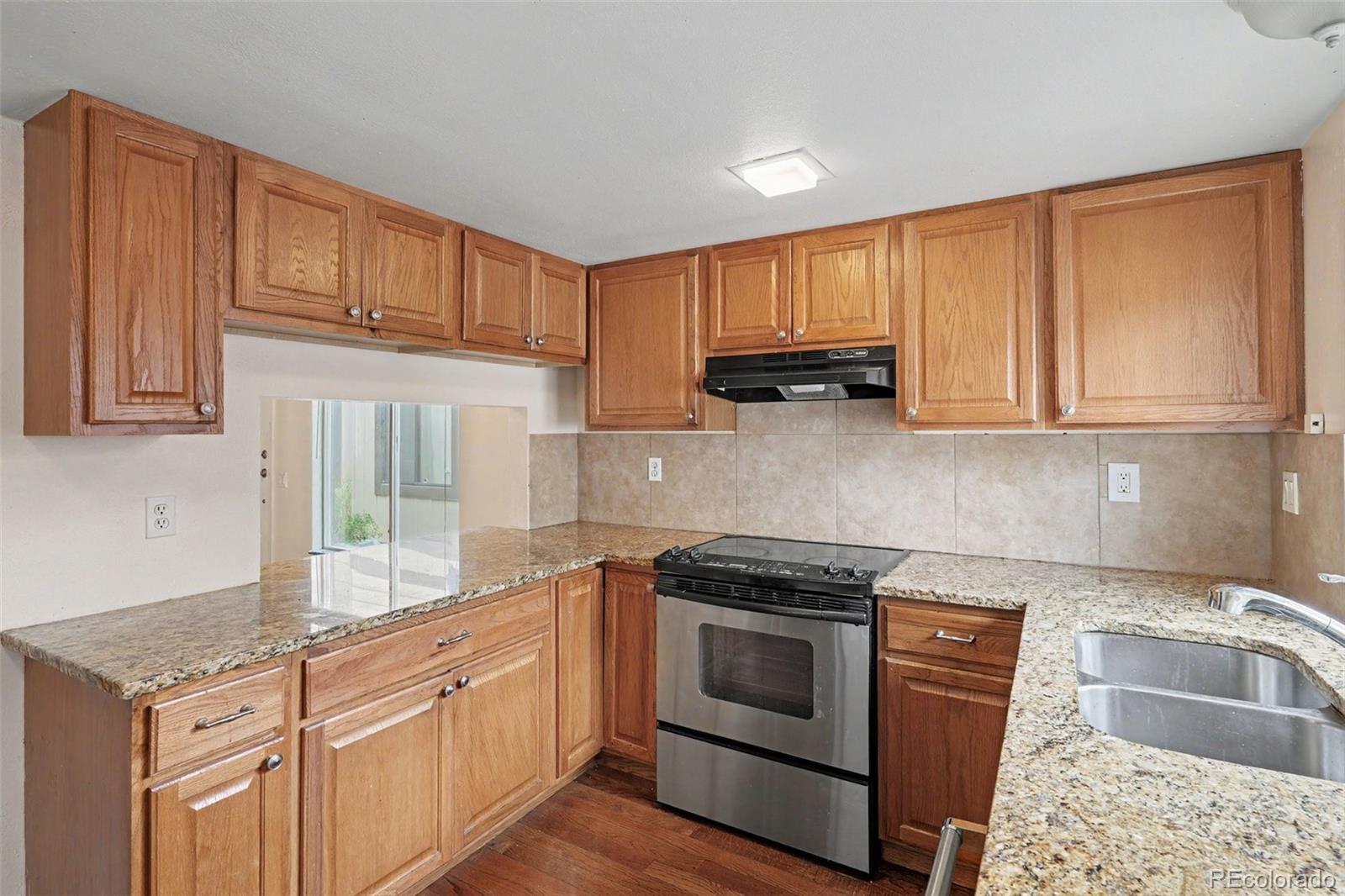 MLS Image #4 for 3772 s mission parkway,aurora, Colorado