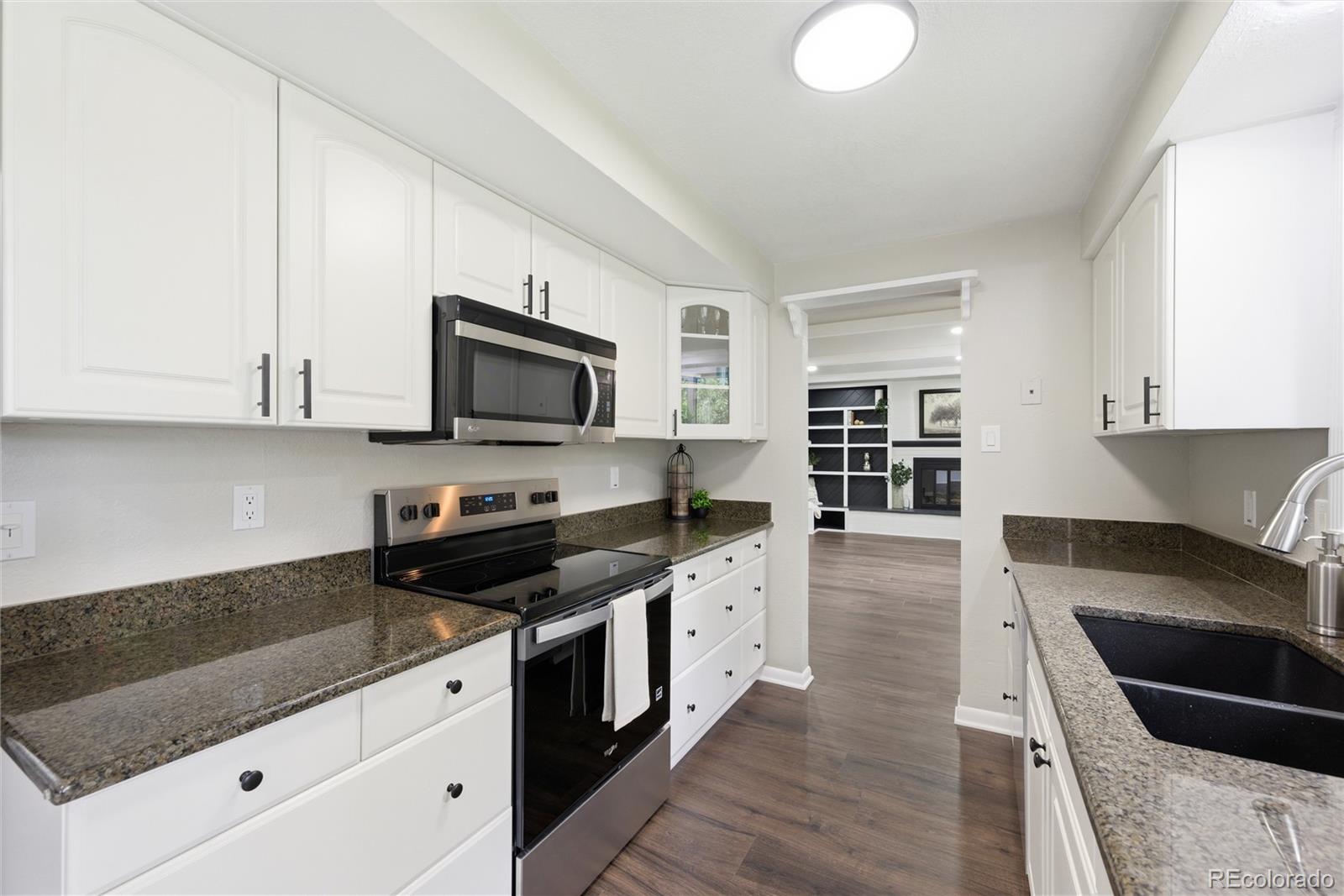 MLS Image #11 for 6902  oak way,arvada, Colorado
